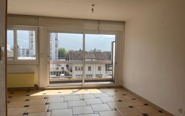 Appartement à vendre    5 pièces • 96 m2 Cluses