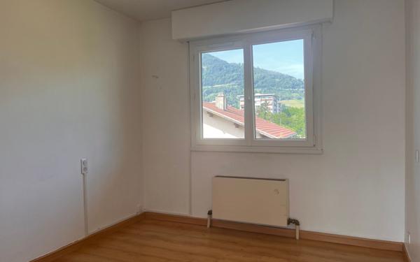 Appartement à vendre    5 pièces • 96 m2 Cluses