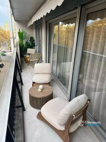 Appartement vue dégagée, entièrement décoré, meublé, équipé – Large balcon