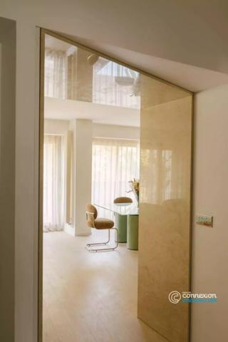 Appartement vue dégagée, entièrement décoré, meublé, équipé – Large balcon