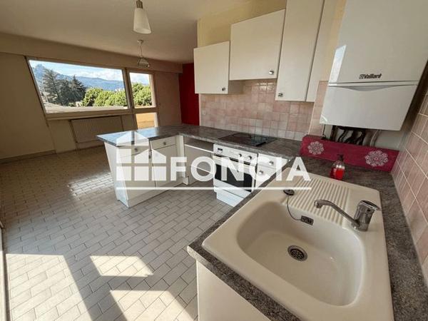 Location Appartement 2 pièces 50.18 m² - 21 AVENUE DE PROVENCE Guilherand-granges 07500