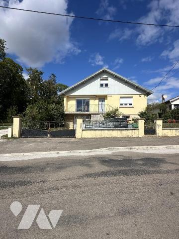 Maison individuelle avec bassin à poissons, un atelier, un garage, 4 chambres 505M² de terrain