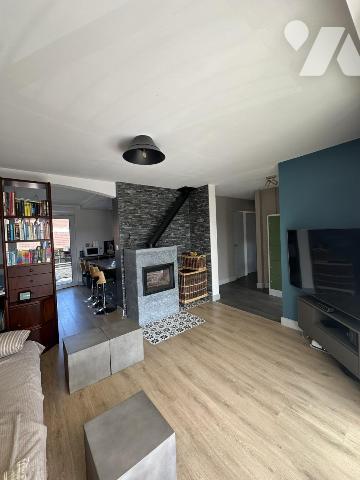 Maison individuelle avec bassin à poissons, un atelier, un garage, 4 chambres 505M² de terrain