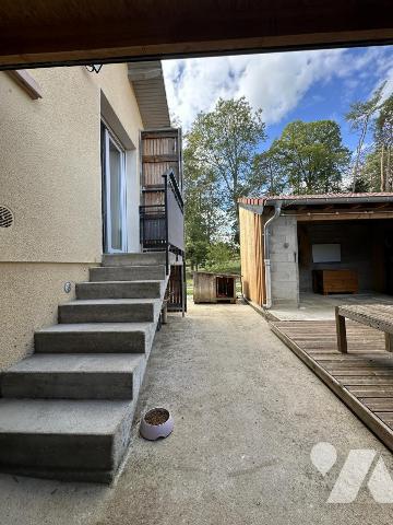 Maison individuelle avec bassin à poissons, un atelier, un garage, 4 chambres 505M² de terrain