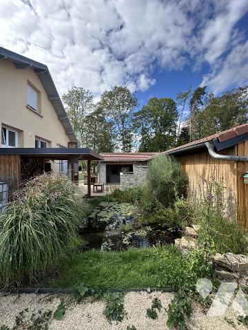 Maison individuelle avec bassin à poissons, un atelier, un garage, 4 chambres 505M² de terrain