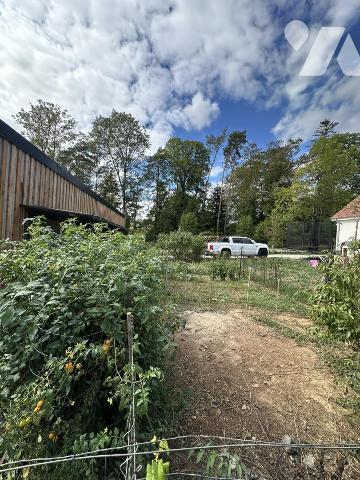 Maison individuelle avec bassin à poissons, un atelier, un garage, 4 chambres 505M² de terrain