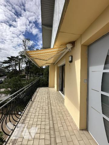 Maison individuelle avec bassin à poissons, un atelier, un garage, 4 chambres 505M² de terrain