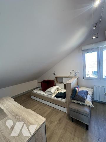 Maison individuelle avec bassin à poissons, un atelier, un garage, 4 chambres 505M² de terrain