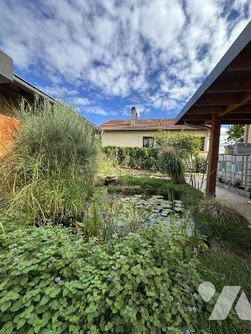 Maison individuelle avec bassin à poissons, un atelier, un garage, 4 chambres 505M² de terrain