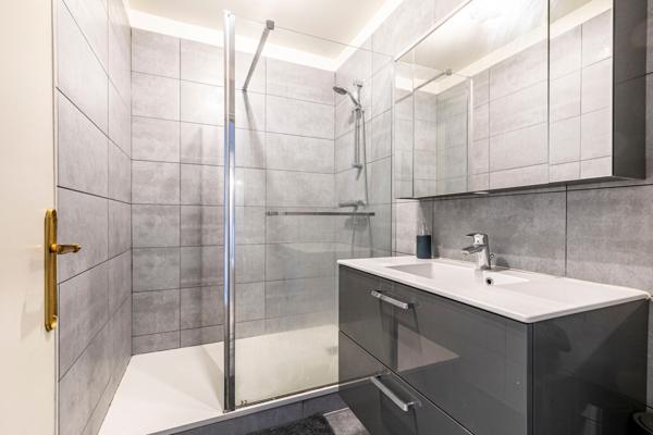 RUEIL-MALMAISON - CENTRE VILLE BOIS PREAU - APPARTEMENT DE 50 M² - 1 CHAMBRE - DERNIER ETAGE - PARKING - CAVE -