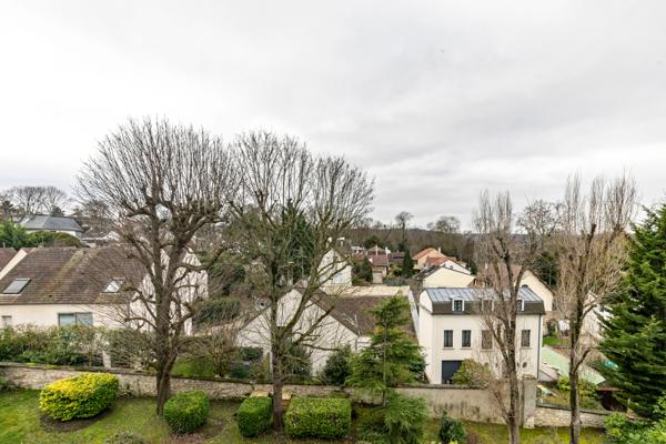 RUEIL-MALMAISON - CENTRE VILLE BOIS PREAU - APPARTEMENT DE 50 M² - 1 CHAMBRE - DERNIER ETAGE - PARKING - CAVE -