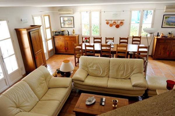 MAISON familiale 3 ch avec salle d'eau et piscine au calme