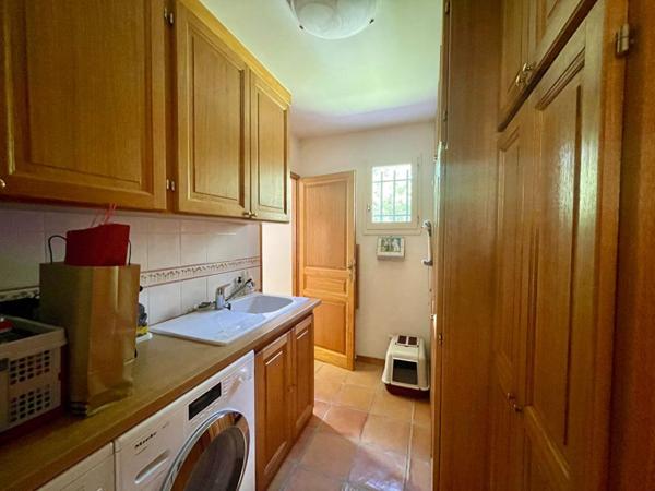 MAISON familiale 3 ch avec salle d'eau et piscine au calme