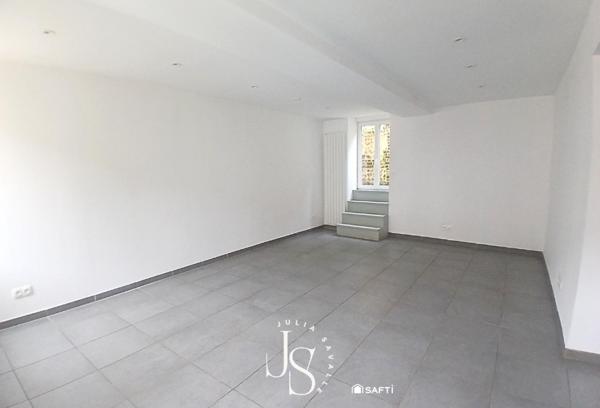 Maison de 140 m2 rénovée au centre de Lillebonne, clé en main