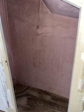 Immeuble à usage mixte avec son commerce de 44m2 et deux grande dépendance sur une surface totale de 180m2