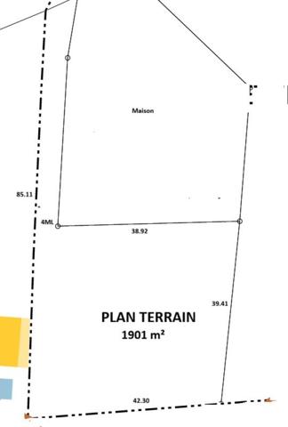 Terrain de 1901 m² à bâtir borné, non viabilisé.