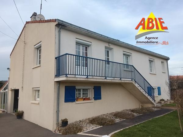 Maison  5 pièce(s)  4 chambre(s)  103 m²