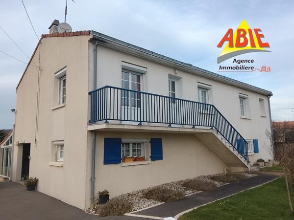 Maison  5 pièce(s)  4 chambre(s)  103 m²