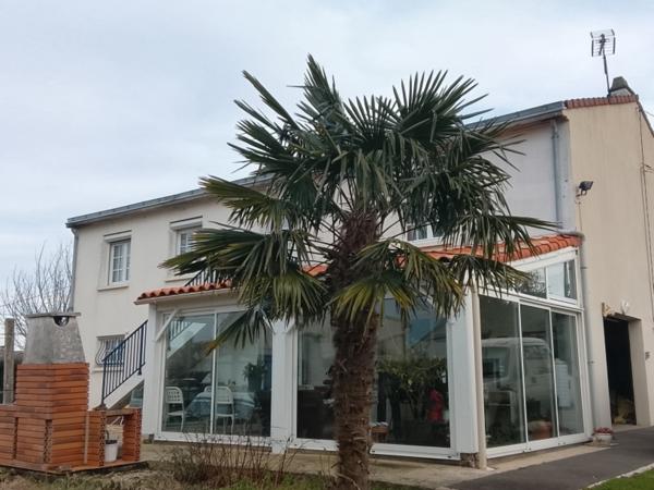 Maison  5 pièce(s)  4 chambre(s)  103 m²