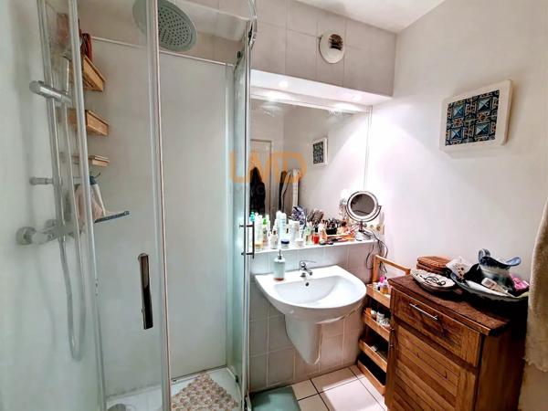 Appartement de type T3 d'une superficie de 71 m2.