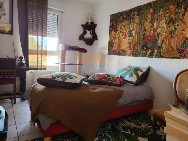 Appartement de type T3 d'une superficie de 71 m2.