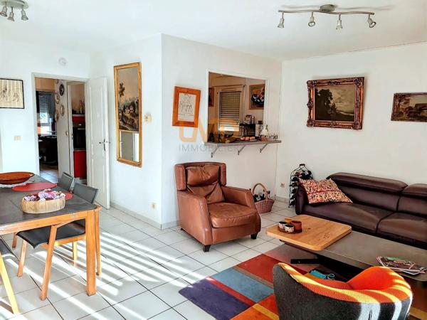 Appartement de type T3 d'une superficie de 71 m2.