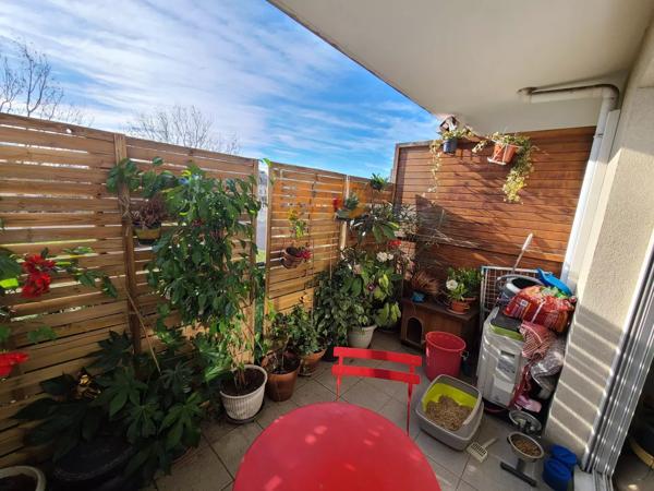 Appartement de type T3 d'une superficie de 71 m2.