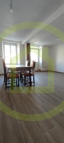 Maison de village à MIRAMBEAU (17150)