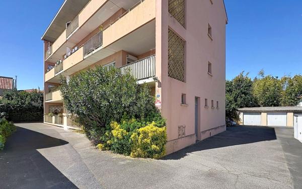 Immeuble à vendre    545 m2 Anglet