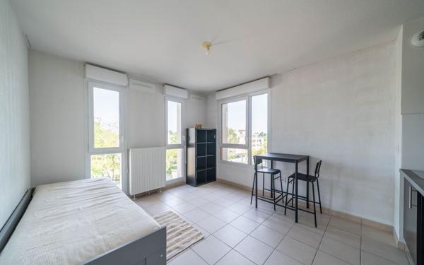 Appartement à louer    1 pièce •  Cenon