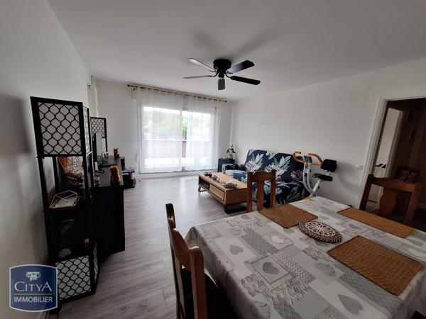 Appartement à louer 2 pièces 63.68m²