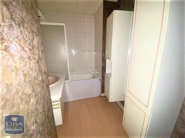 Appartement à louer 2 pièces 63.68m²