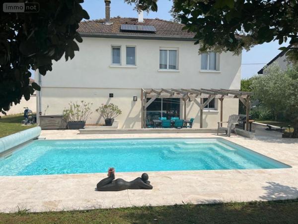 Maison à vendre à Saint-Bonnet-de-Mure dans le Rhône (69720), ref : 01067-886