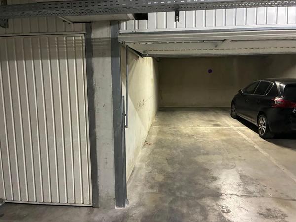 Parking / Box à louer à Penne-sur-Huveaune (13821)