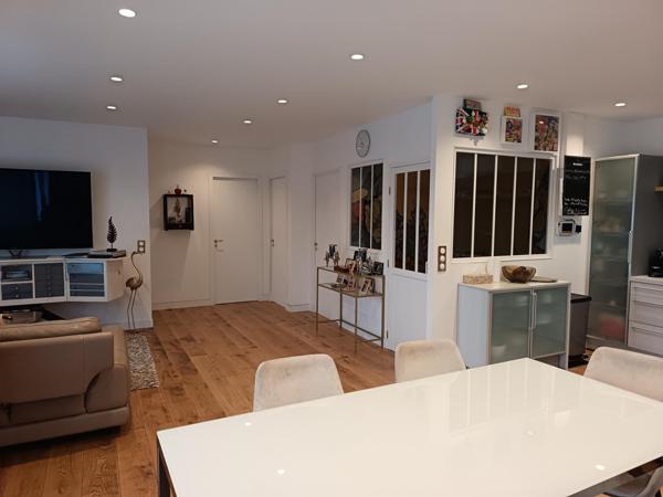 BRUGES – INVESTISSEMENT RARE – 2 LOGEMENTS – 700 €/MOIS + HABITATION