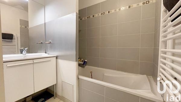 Appartement 3 pièces de 62 m² à Port-de-Bouc (13110)