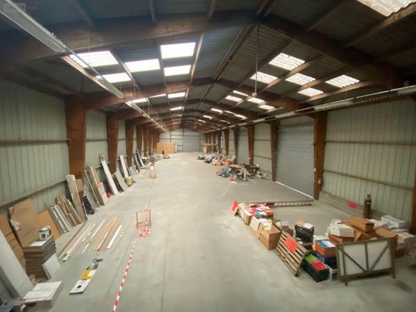 Local industriel à louer à Le Mans dans la Sarthe (72000), ref : 72122-1350