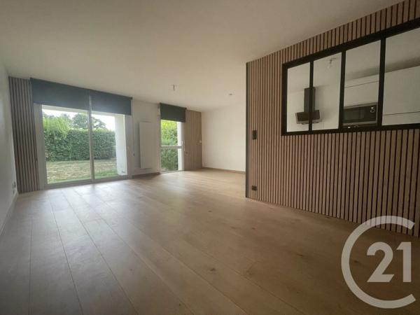 Appartement F4 à vendre  4 pièces - 80 m 2   VANNES  - 56