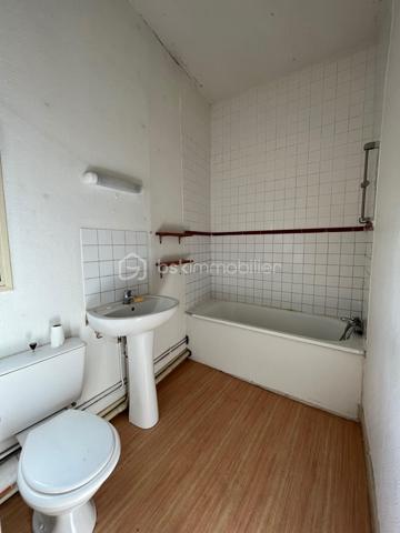 Immeuble commercial de 225 m²