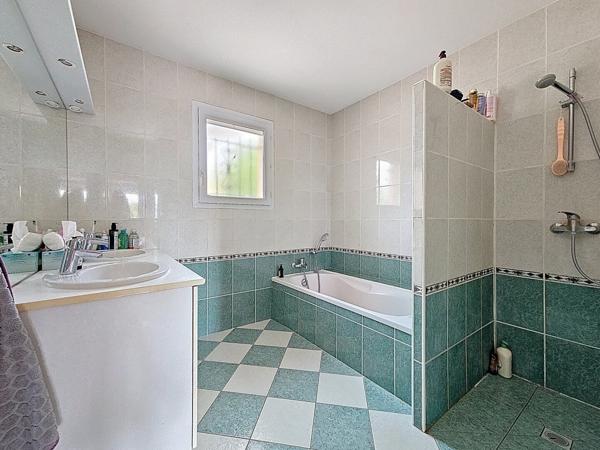 Maison plain-pied 127 m² sur 1412 m²