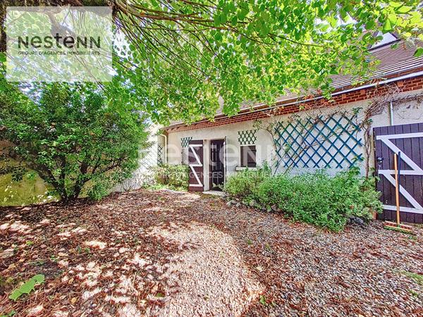 ORLEANS proche Jardin des Plantes à 6 min du centre ville en voiture ! Maison anvienne de 125m2 A RENOVER - annexes, garage, superbe jardin clos