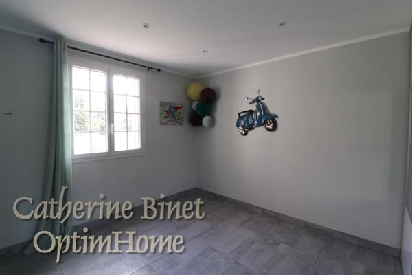 Propriété familiale spacieuse avec dépendances