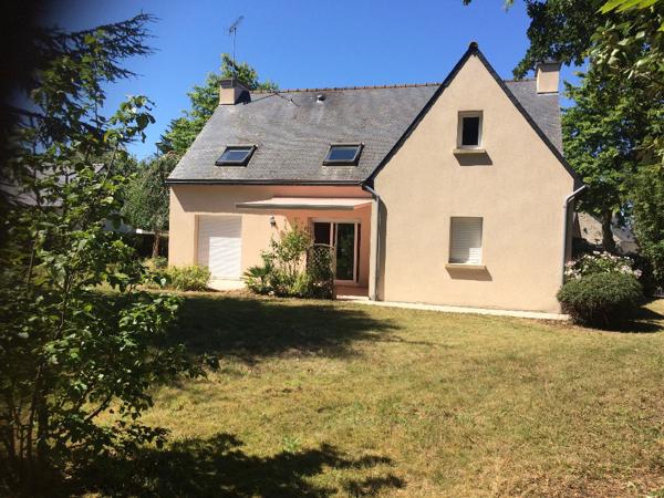 A LOUER  MAISON BOURG DE QUESSOY