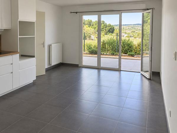 Gardanne ?  T2 42 m²  Résidence sécurisée avec terrasse avec jardin , parking privatif et box fermé