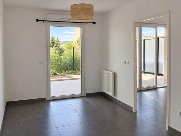 Gardanne ?  T2 42 m²  Résidence sécurisée avec terrasse avec jardin , parking privatif et box fermé