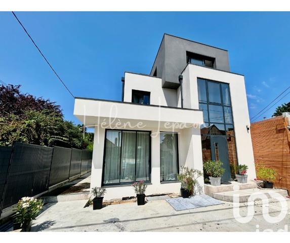 Maison à vendre 8 pièces 234 m² Saint-Leu-la-Forêt