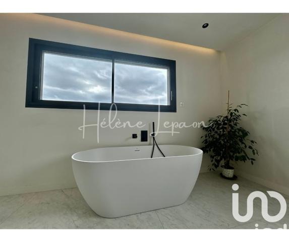 Maison à vendre 8 pièces 234 m² Saint-Leu-la-Forêt