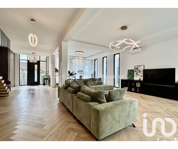 Maison à vendre 8 pièces 234 m² Saint-Leu-la-Forêt