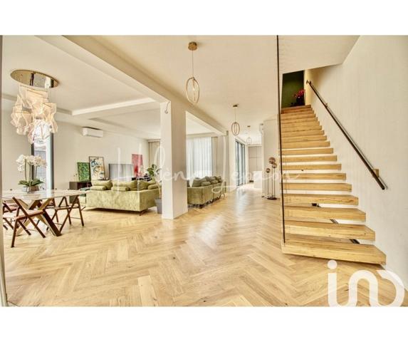 Maison à vendre 8 pièces 234 m² Saint-Leu-la-Forêt