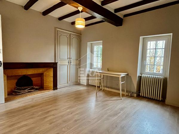 PROPRIETE D'EXCEPTION EN CENTRE D'UN BOURG PITTORESQUE